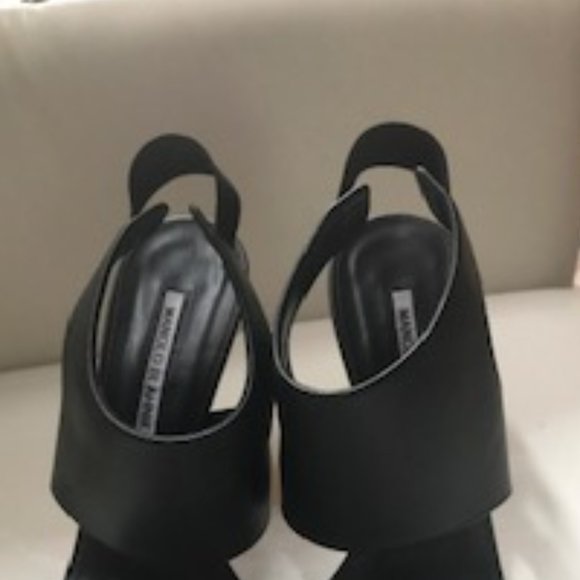 Manolo Blahnik Open Toe Slingback Leather Pumps - Picture 9 of 11